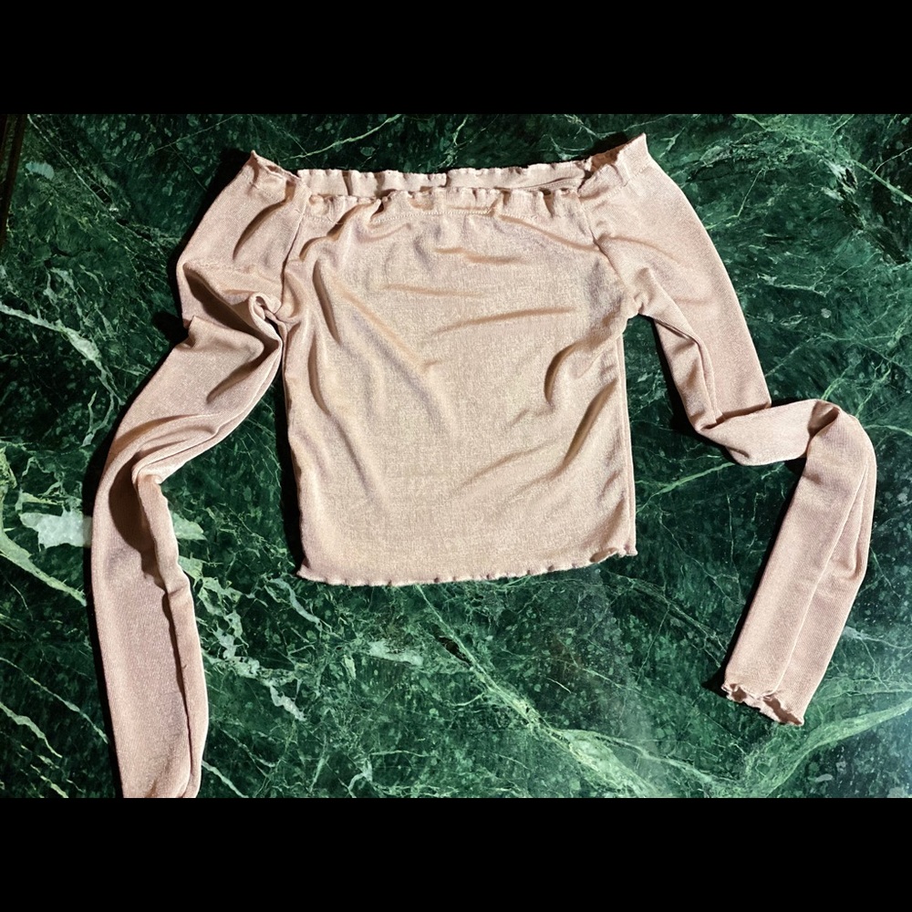 Short, off-the-shoulder top